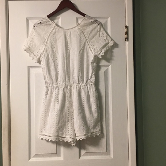 J.O.A. White Eyelet Romper Size Small - Picture 4 of 15